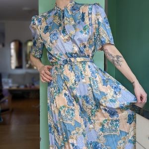 Vintage 80s does 40s Satin Look Floral Day Dress with Matching Belt, fits L/XL
